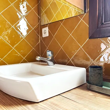 Nyaraló Wallada Lucano